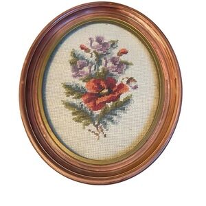 Handmade Embroidery Wall Art Needlepoint 11-3/4”x9.5” Vintage Floral Oval Frame